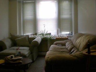 Brookline 3 Bed, 1 Bath Unit  Washington Square - $3,800