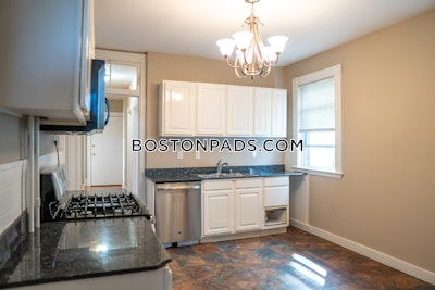 Mission Hill Spacious 6 bed 2 bath available NOW on Parker Hill Ave in Mission Hill!  Boston - $9,450