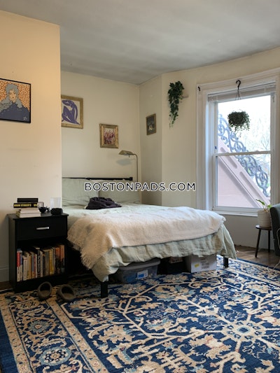 South Boston Nice 3 Bed 1 Bath available 9/1  Boston - $4,450