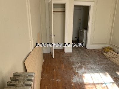 Brookline 1 Bed 1 Bath on James St in Brookline  Coolidge Corner - $2,650