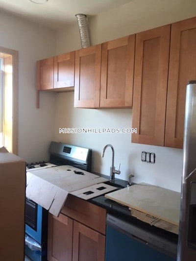 Roxbury 4 Beds 2 Baths Boston - $4,000