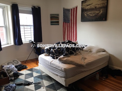 Somerville Nice 2 Bed 1 Bath available 8/1 on Summer St. in Somerville  Winter Hill - $2,850