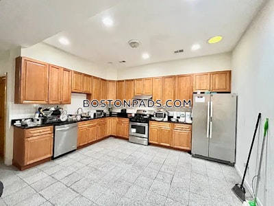 Fort Hill 5 Beds 2 Baths Boston - $5,600