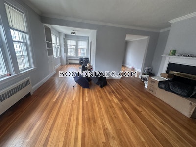 Newton Apartment for rent 3 Bedrooms 1 Bath  Chestnut Hill - $4,300